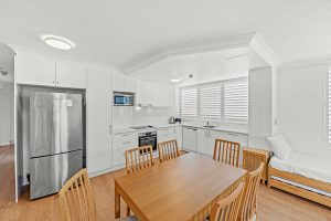 burleigh-beach-towers-apartment-GF-(4)